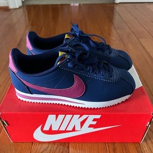 Womens Cortez Nike shoes 6.5